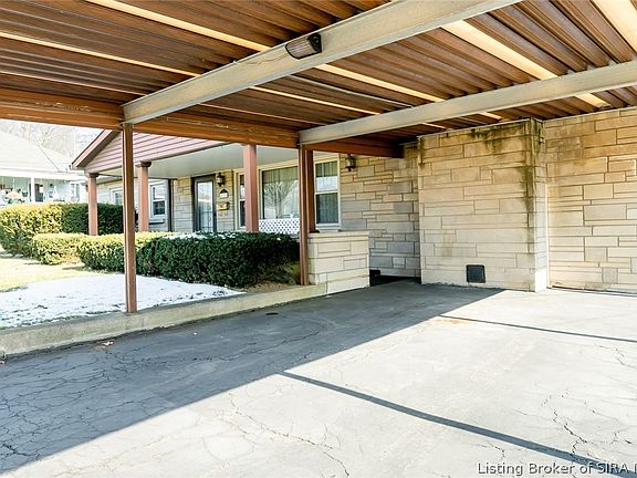4th image of 215 Lockwood Avenue