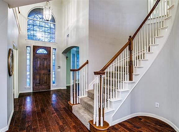 3rd image of 311 Mineral Springs Dr