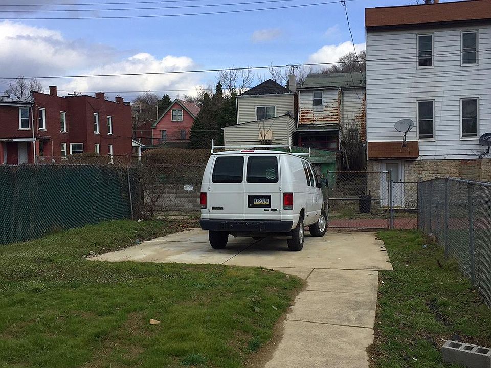 2nd image of 6609 Lyric St