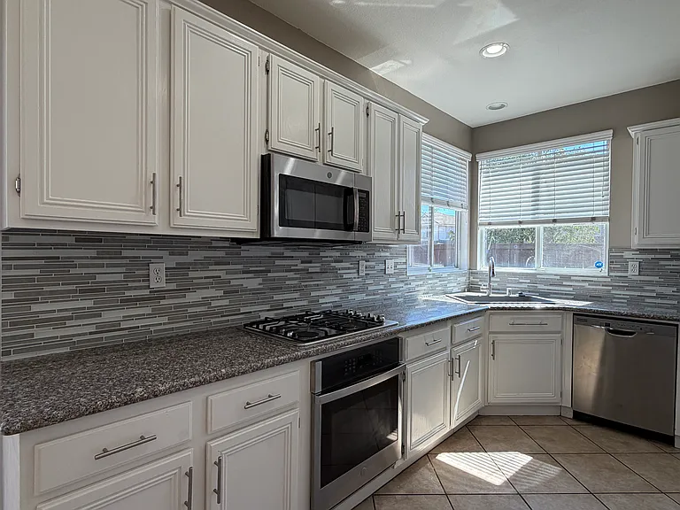4725 Driftwood Way — Photo 14