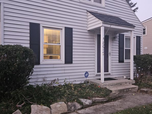 892 W 9th Ave