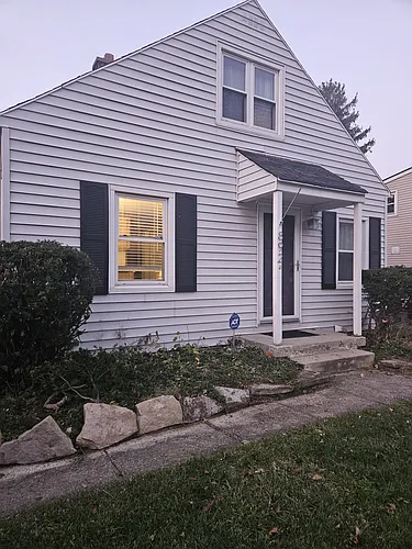 892 W 9th Ave Photo 1