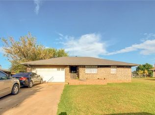 513 Cottonwood Ln, Tecumseh, OK 74873