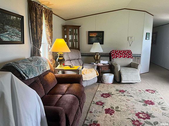 2nd image of 106 Cinnamon Ln