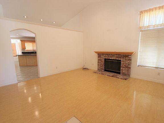 3rd image of 8833 Donaker St