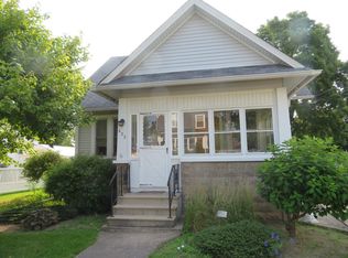 622 S Cross St, Sycamore, IL 60178