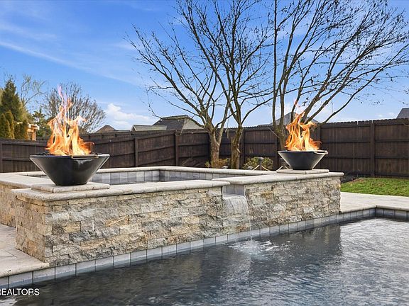 3rd image of 12720 Watergrove Dr