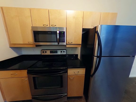 2nd image of 1011 W Marshall St #112