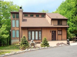 1105 Hampstead Ct, Bushkill, PA 18324