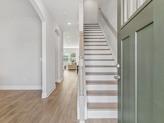 4th image of 313 Traywick Pl