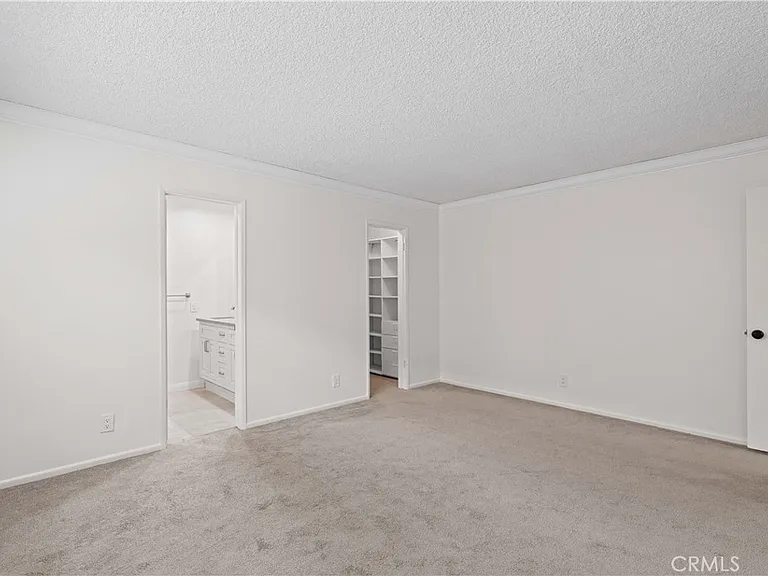 1019 E Walnut Ave — Photo 16