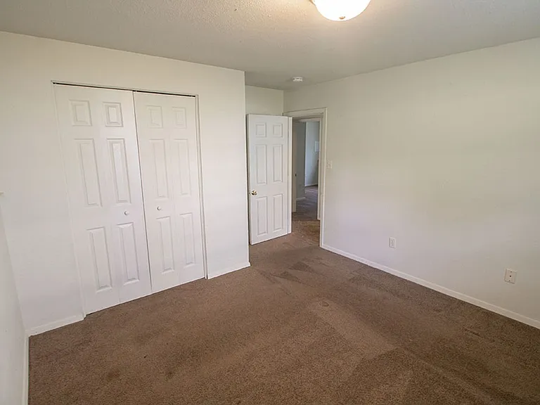 1013 W Ash St — Photo 24