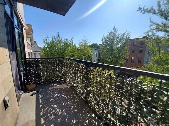 5th image of 27 Woodbine St #4A