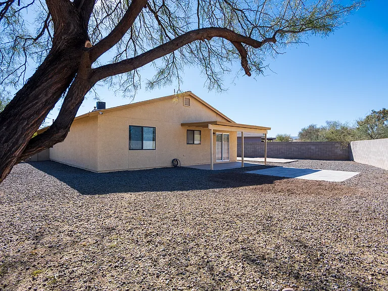 1672 W Wood Crest Ct — Photo 24