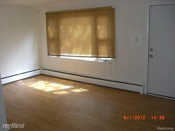 4th image of 11011 Essex Ave