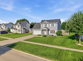 5921 NW 106th St, Johnston, IA 50131