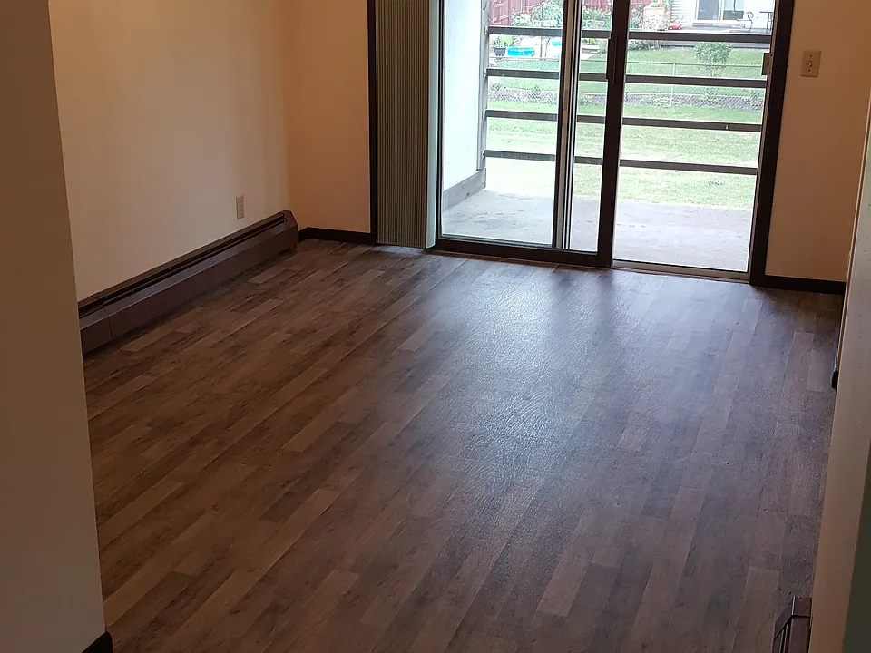Dining area off kitchen
