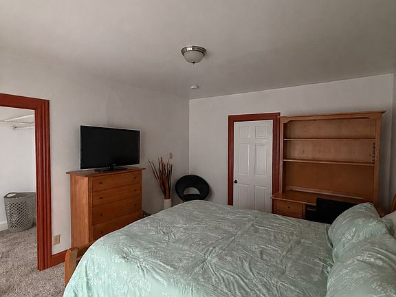 2nd image of 694 Desoto St #1