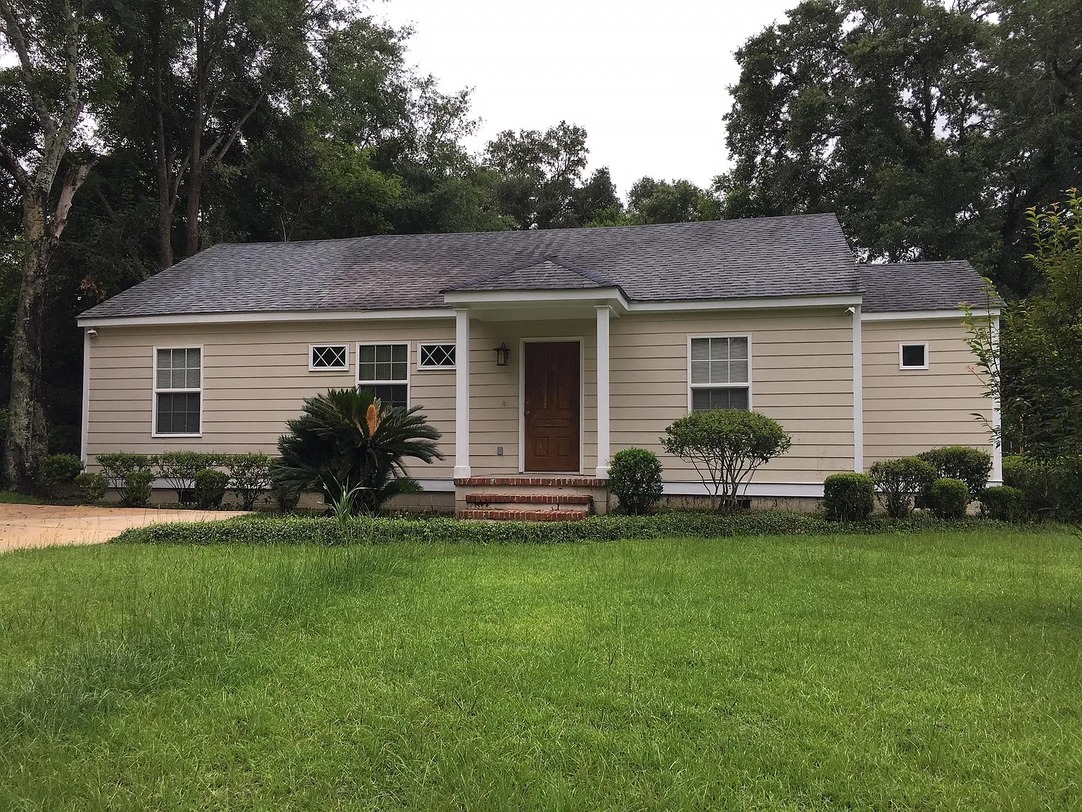 3 bed, 1308 sqft, $1,200 — Photo 1