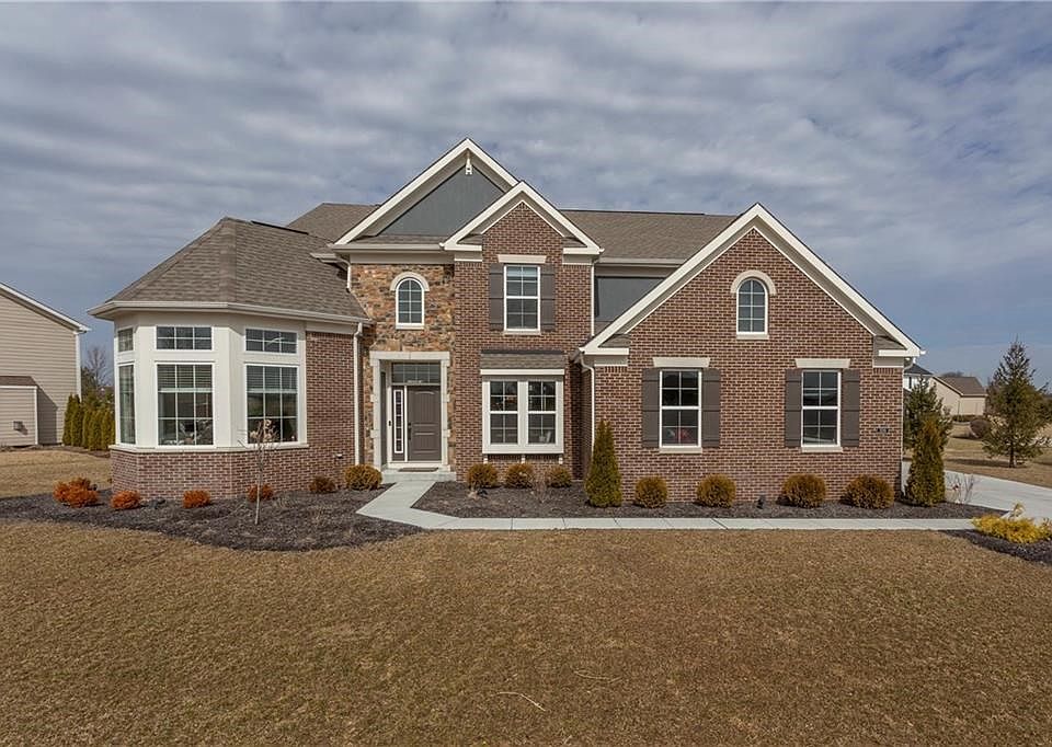 Welcome home to 1098 Clearwell Drive!