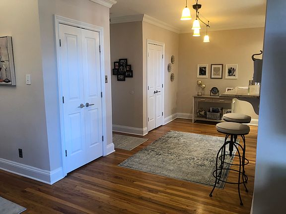 5th image of 58 Grace Ave APT 2G