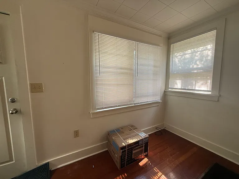 322 W Seneca St #1 — Photo 3
