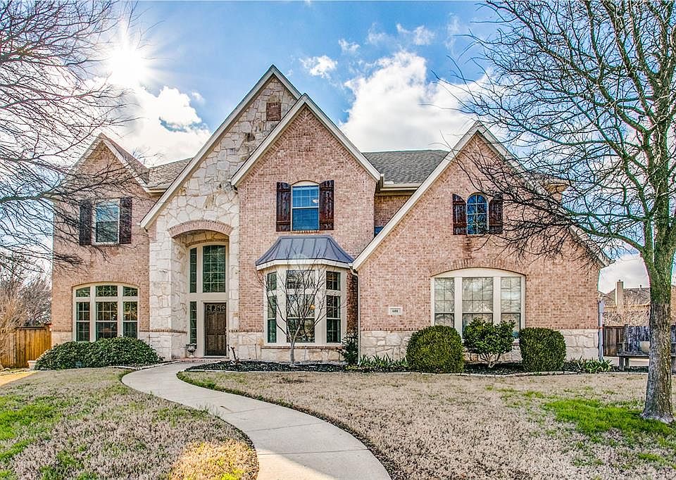 1st image of 601 Peacock Dr