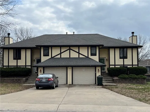 2811 Spring Garden St, Leavenworth, KS 66048
