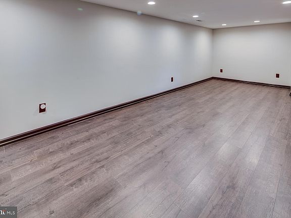 3rd image of 917 Rockmoss Ave