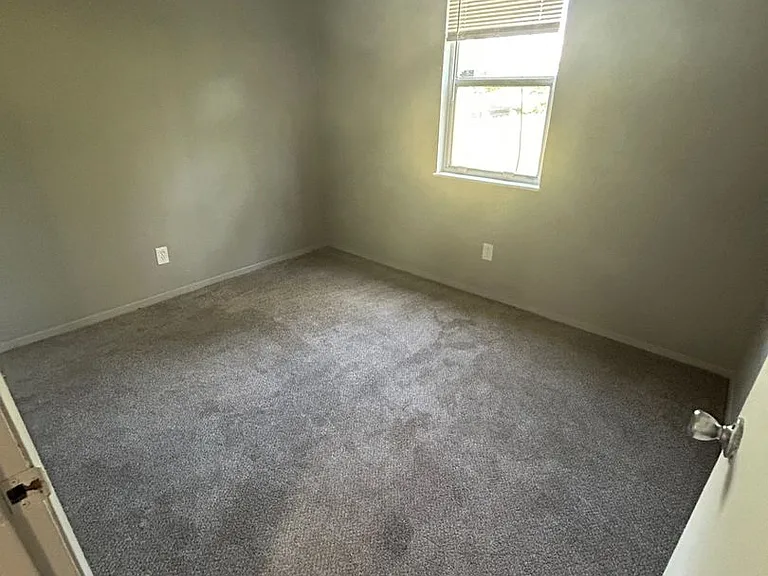 4017 Mississippi Ave — Photo 3