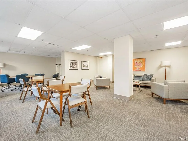 35 N Chatsworth Ave #3V — Photo 27