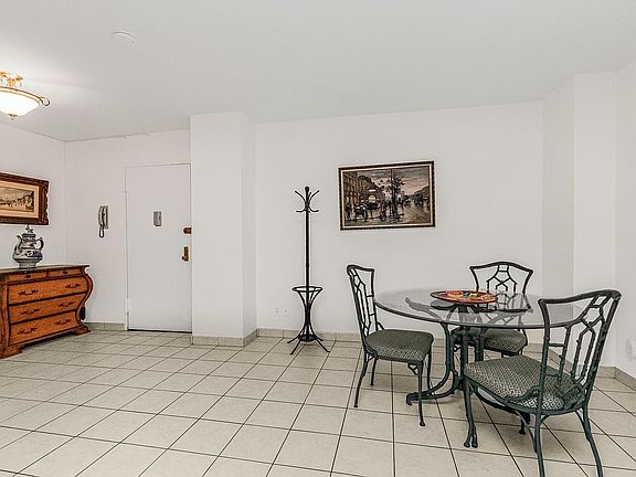 3rd image of 3777 Independence Ave APT 2K