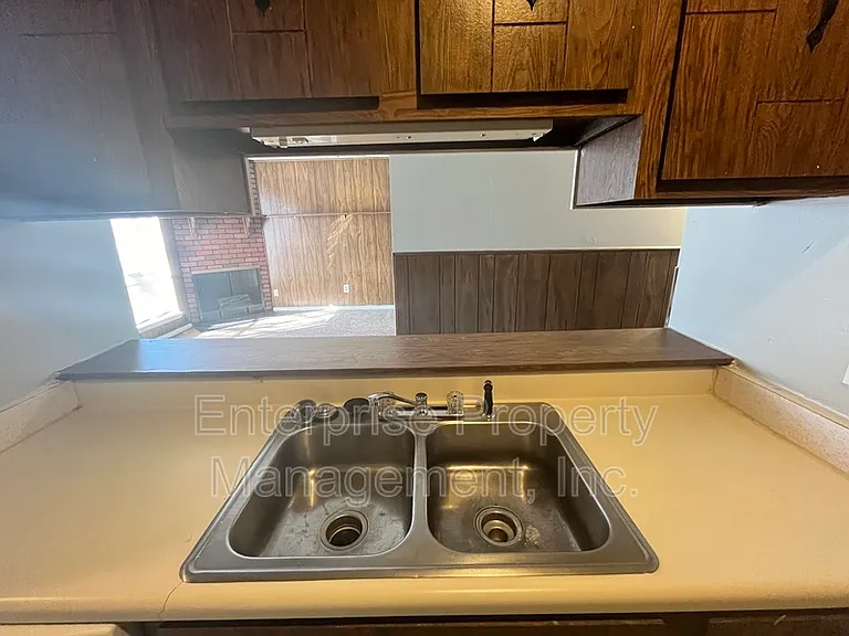 2827 Sonora Dr #2 — Photo 6