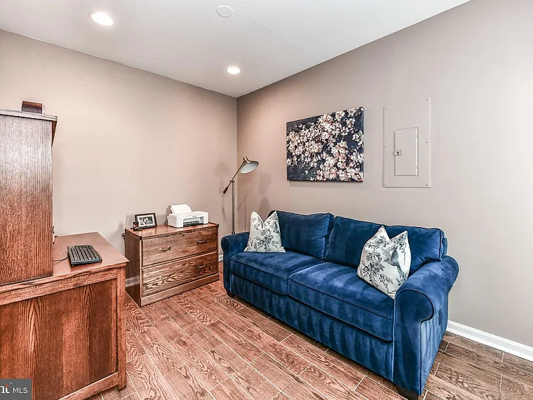 14104 Flicker Ct — Photo 41