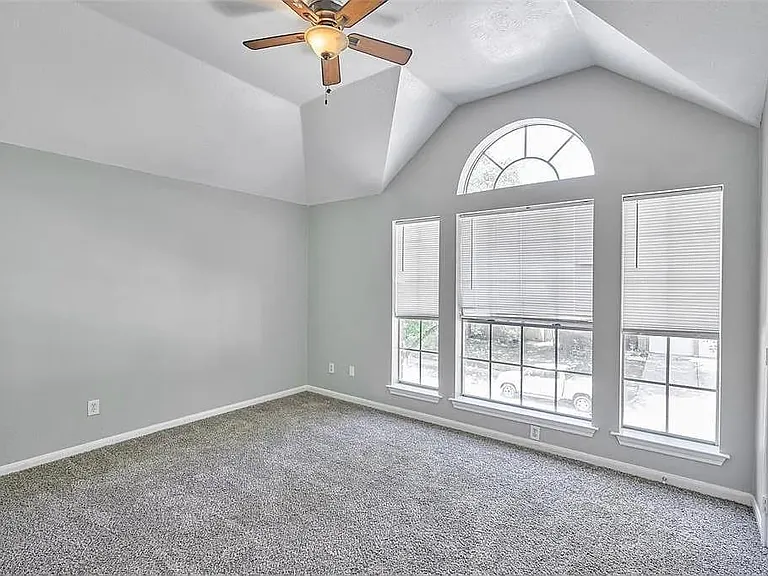 13714 Hillingdale Ln — Photo 4