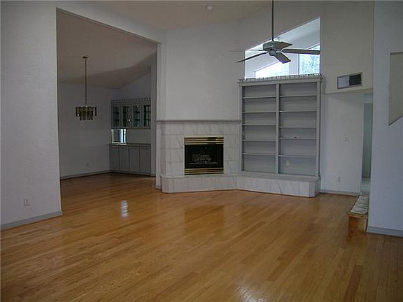 3rd image of 632 Skydale Dr