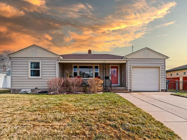 321 Kenwood Dr, Pueblo, CO 81004