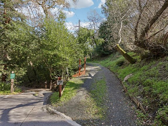 5th image of 145 Foxwood Rd