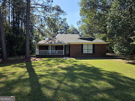 3rd image of 615 Depot Dr