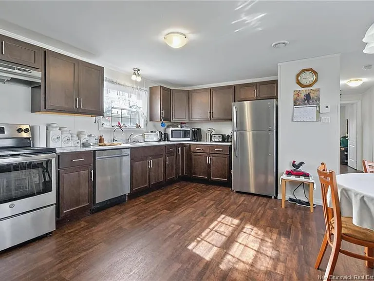 9 Daffodil Ln — Photo 2