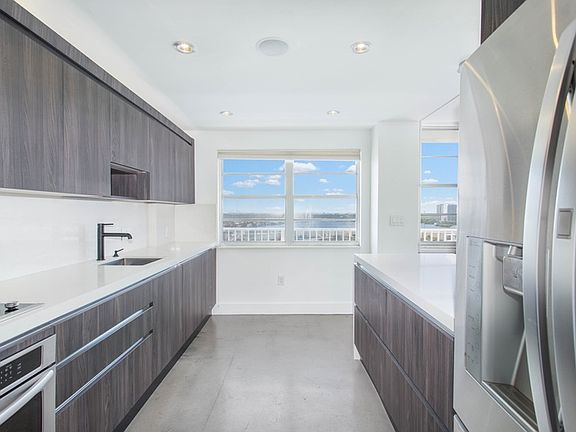 4th image of 2801 NE 183rd St APT 2117