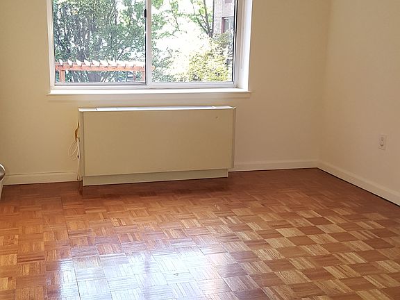 4th image of 50 Battery Pl APT 2B