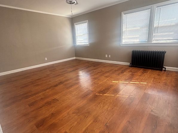 203 Carlton Ter