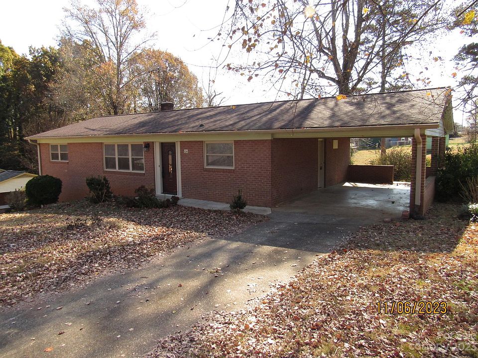 1st image of 104 Hilltop Ave