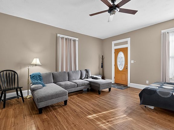 3rd image of 328 Bush St