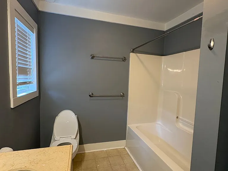 940 Julian Rd — Photo 14