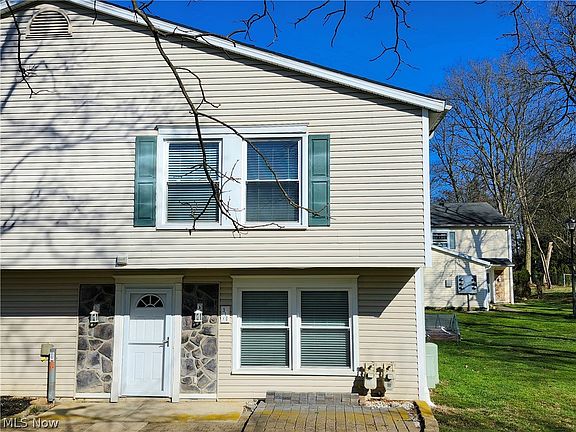 2nd image of 310 Canterbury Ln #C-24