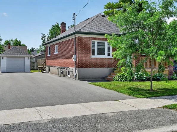 107 Morrow St, Peterborough, ON K9J 1X4