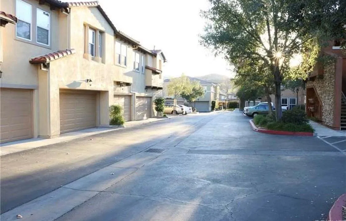 17977 Lost Canyon Rd — Photo 2