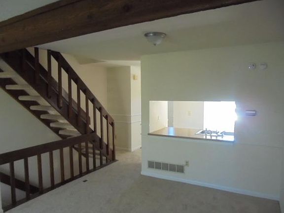 5th image of 2106 Cooks Grant Dr